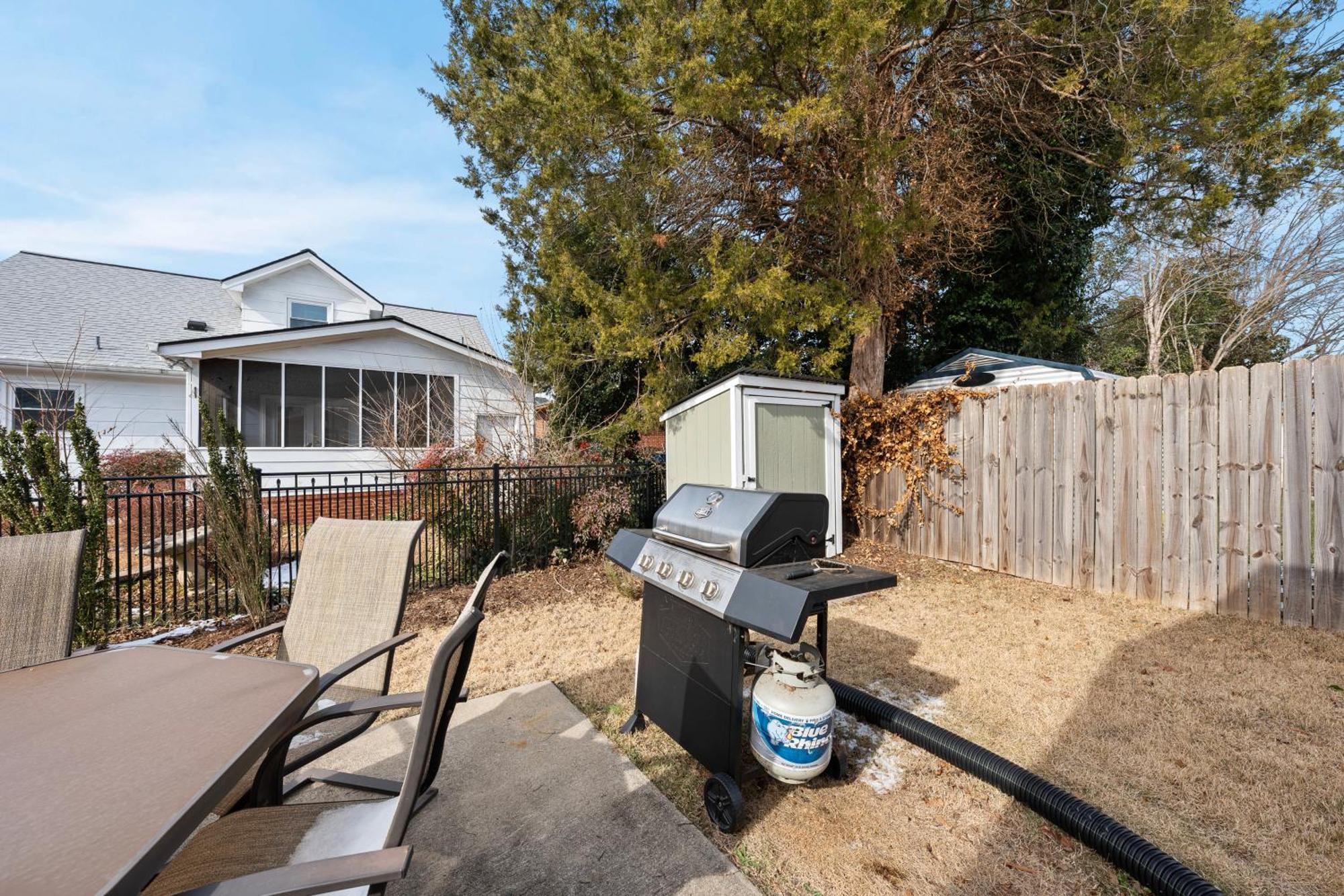 Charming Dt 3-Bed Bungalow With Fenced-In Yard Raleigh Eksteriør bilde